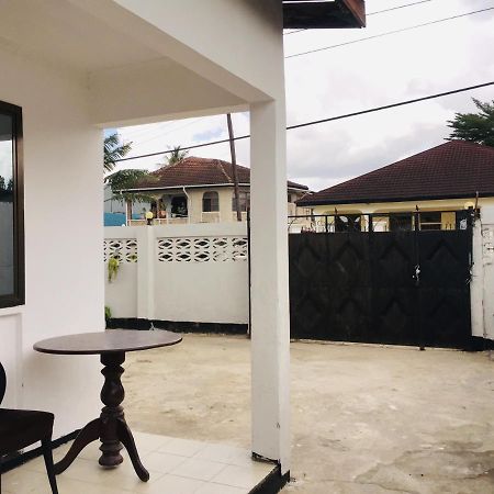 Mikocheni Home Stay Dar es Salaam Esterno foto